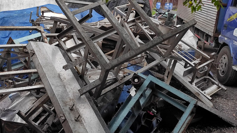 THU MUA BÀN GHẾ SẮT INOX CŨ