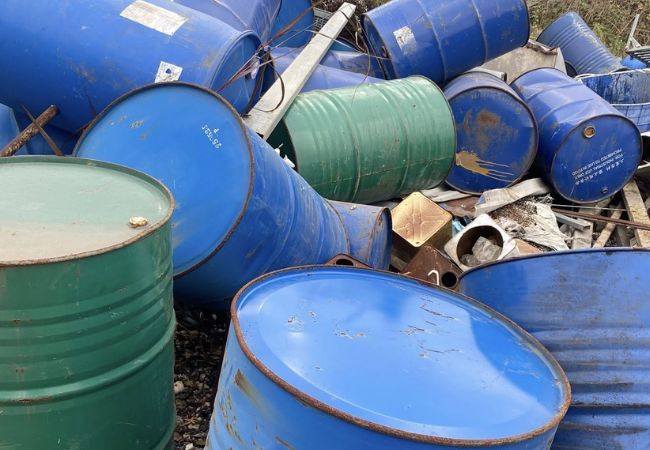 Thâu mua các loại thùng phuy nhựa và sắt giá cao